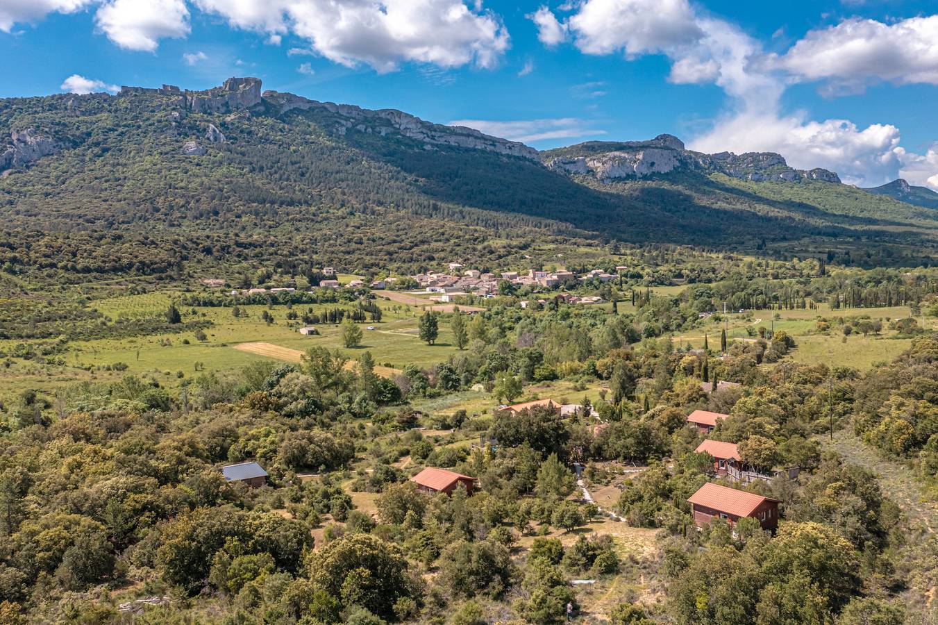 Gite Les Casots avec piscine partagée, terrasse privée et climatisation in Rouffiac-des-Corbières, Parc naturel régional Corbières-Fenouillèdes