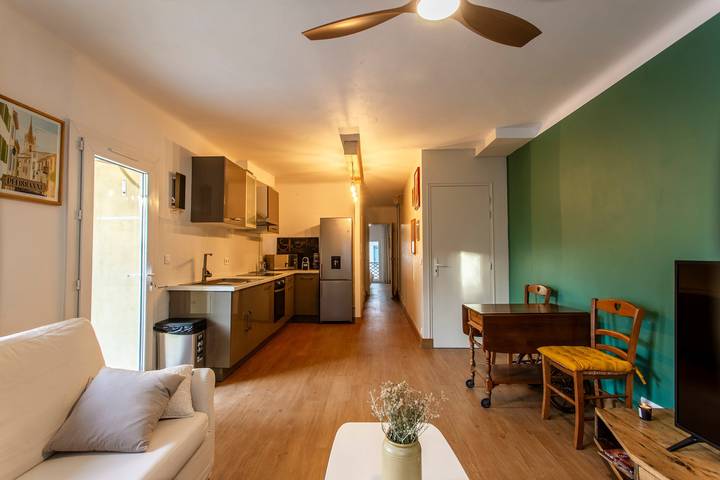 Appartement entier, L'Oustaou - Climatisé avec terrasse in Pélissanne, Région d'Aix-en-Provence