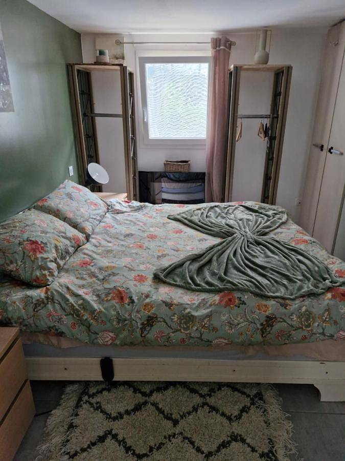 Location de vacances pour 4 personnes, avec vue et jardin dans Blésignac - 2