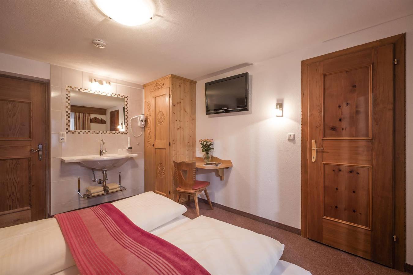 Geheel vakantieappartement, Tweepersoonskamer, douche, Wc in Gerlos, Bezirk Schwaz