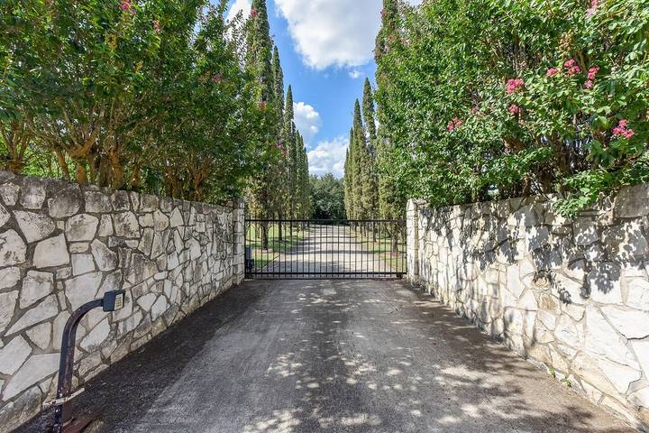 Alquiler para 4 personas, con jardín y piscina en San Antonio