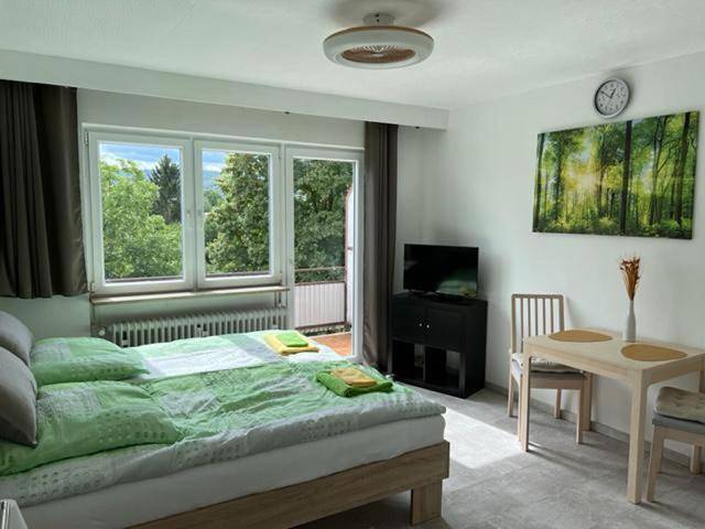 Ganze Wohnung, One-Bedroom Apartment in Weilimdorf, Stuttgart