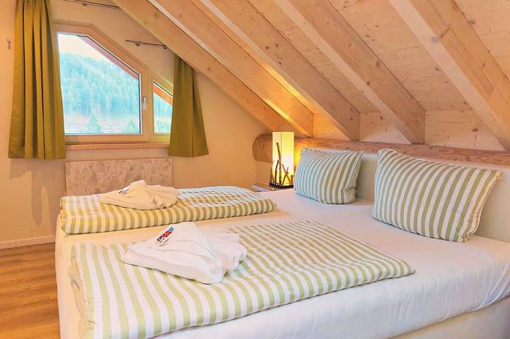 Chalet für 6 Personen, mit Balkon und Whirlpool sowie Terrasse und Garten im Hunsrück - 3
