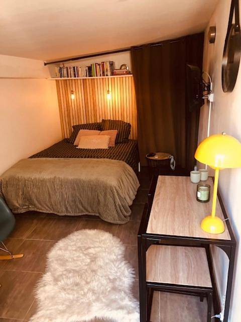 Location de vacances pour 2 personnes, avec jardin ainsi que piscine et terrasse à Gémenos - 2