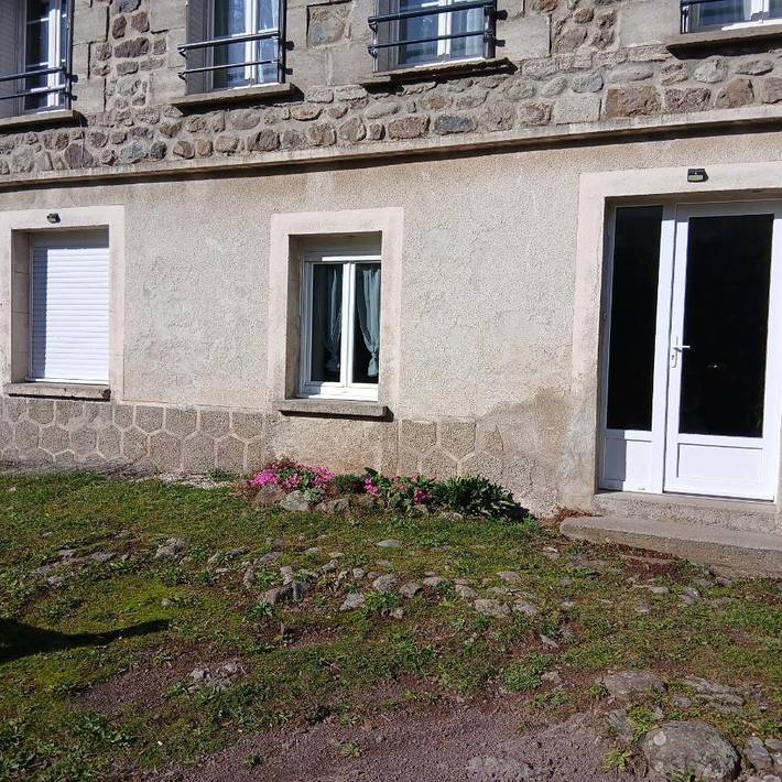 Gîte pour 3 personnes, avec vue et jardin à Mandailles-Saint-Julien - 4