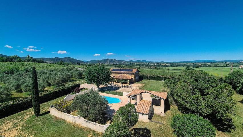 Location de vacances pour 9 personnes, avec vue ainsi que piscine et jardin, animaux acceptés à Saint-Sauveur-de-Cruzières - 3