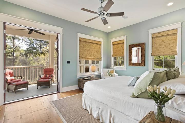 Vacation rental for 8 people, with yard and pool as well as balcony in Seagrove Beach