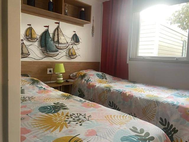 Camping pour 4 personnes, avec piscine et jacuzzi ainsi que jardin et sauna à Valras-Plage - 3