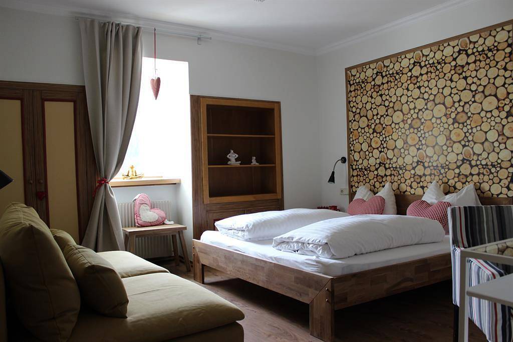 Dreibettzimmer in Villgratner Berge, Strassen im Hochpustertal