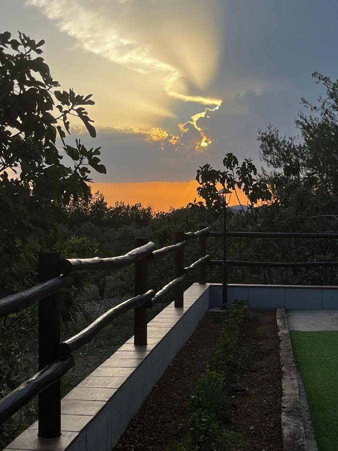 Casa de vacaciones para 8 personas, con terraza además de jardín y piscina en Sierra Norte de Sevilla - 3