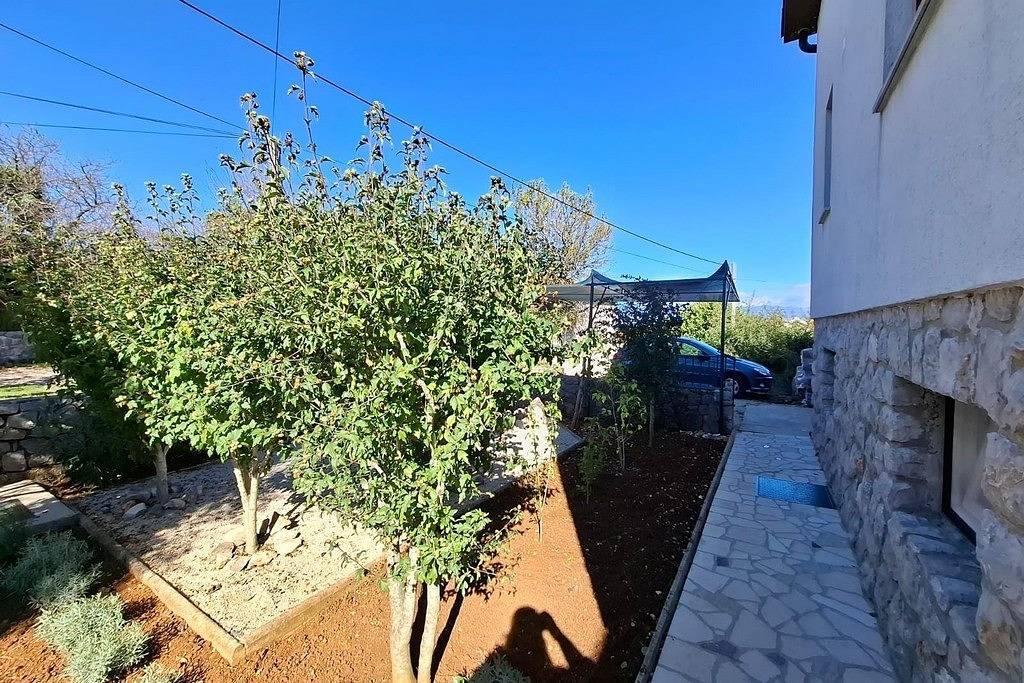 Ganze Wohnung, 1-Zimmer-Ferienwohnung mit Balkon Dobrinj, Krk -a in Gostinjac, Krk
