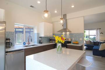 Vacation House for 6 Guests in Palm Springs, Coachella Valley, Picture 4