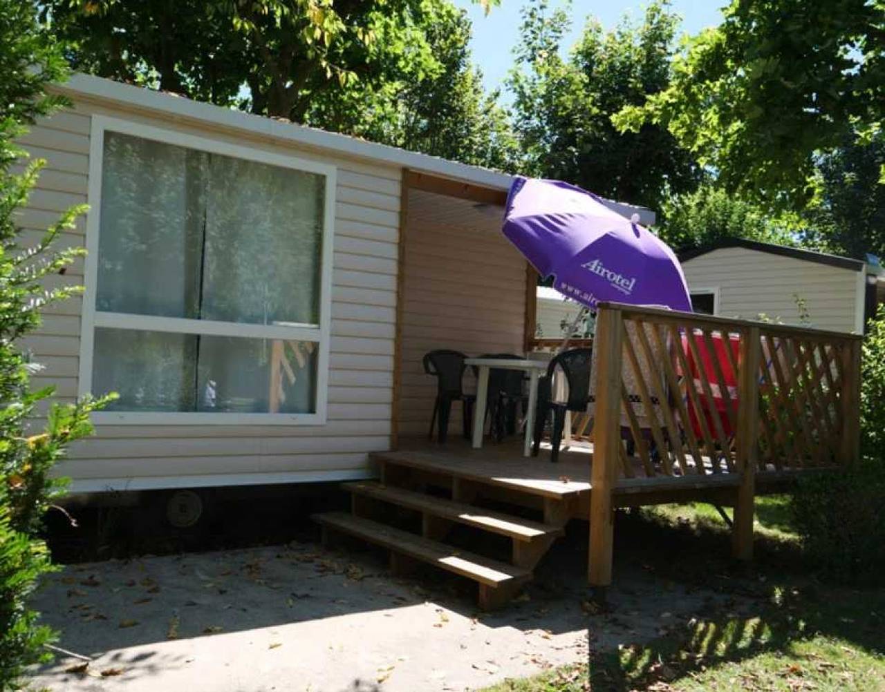Camping 4 étoiles - ef0bib in Monceaux-sur-Dordogne, Región de Tulle