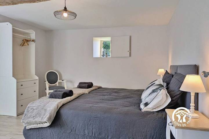 Gîte pour 6 personnes, avec piscine et jardin à Bouchamps-lès-Craon - 4