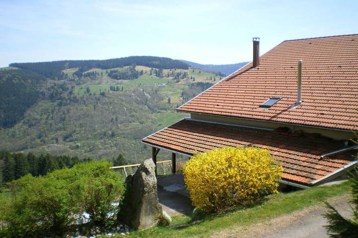 Agriturismo pour 8 personnes, avec jardin et jacuzzi à Cornimont