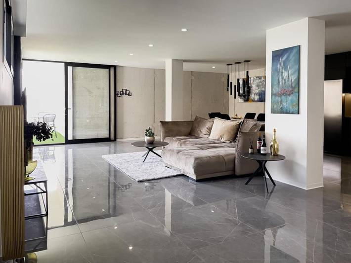 Chalet para 8 personas, con jacuzzi y balcón además de jardín y piscina en Marina Baja - 3