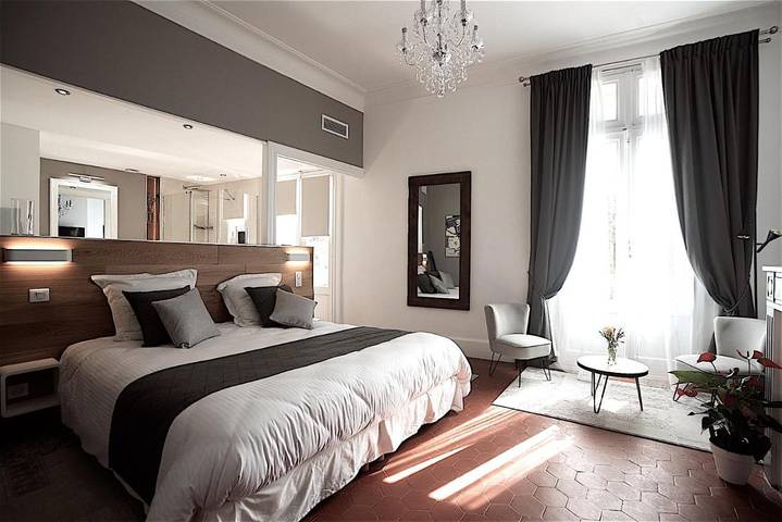 Location de vacances pour 2 personnes, avec piscine et sauna ainsi que vue et jardin à Montbazin - 3