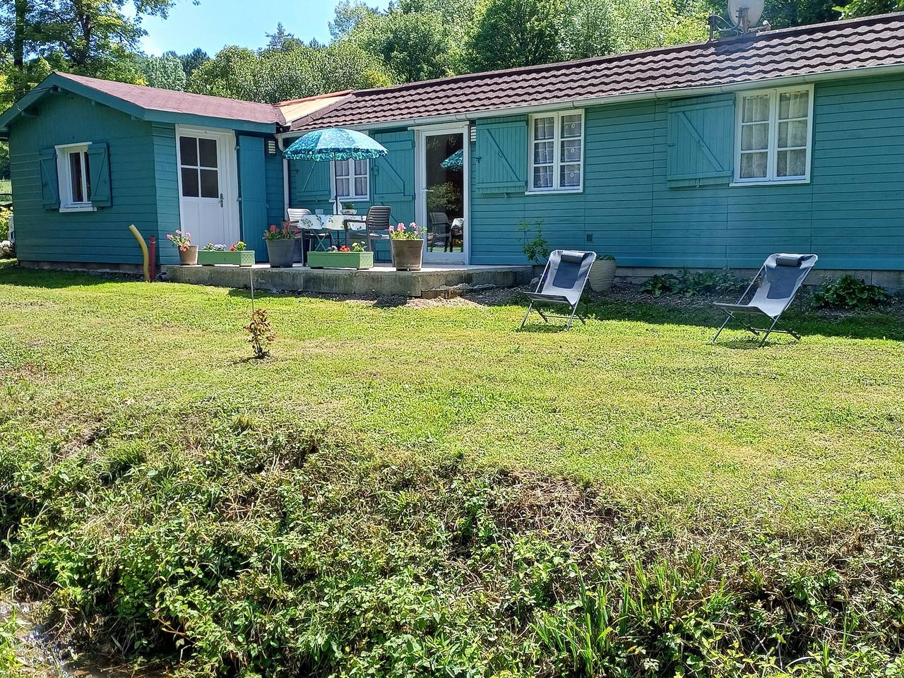Pittoreskes 2-Ähren-Haus „Chalet du Bosc“ mit Garten und Klimaanlage in Montcuq, Quercy