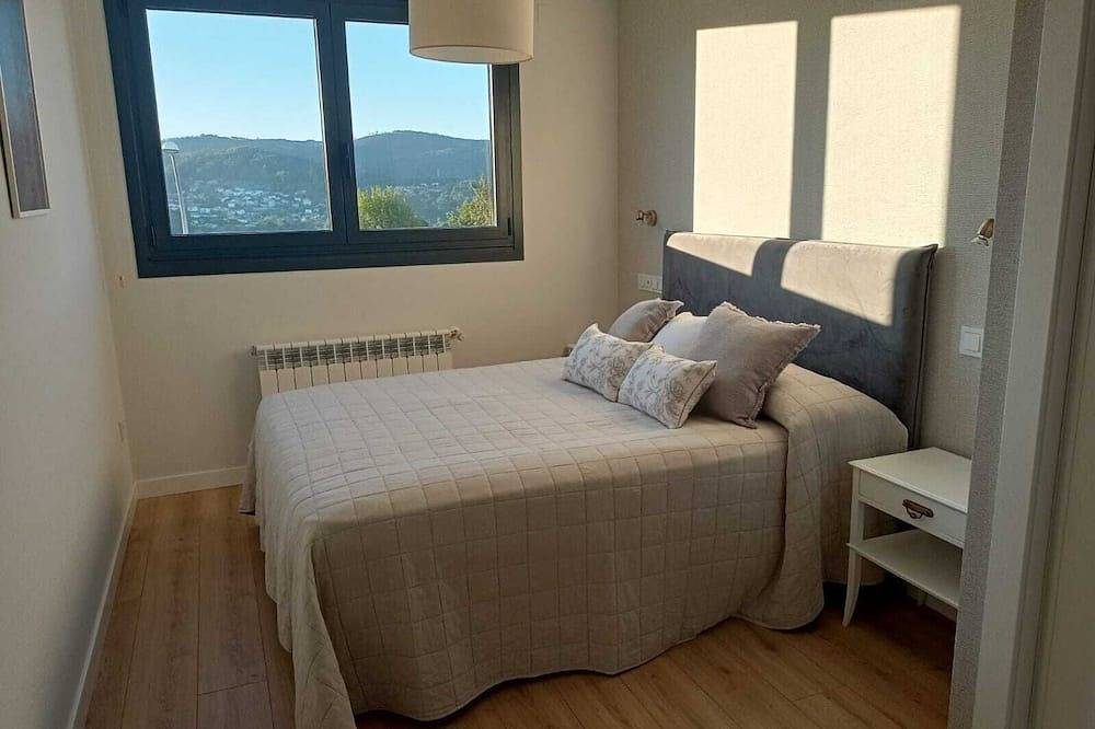 Entire apartment, Apartamento Nuevo en Ferrol, con Vistas y Garaje in Ferrol, Galician Coast