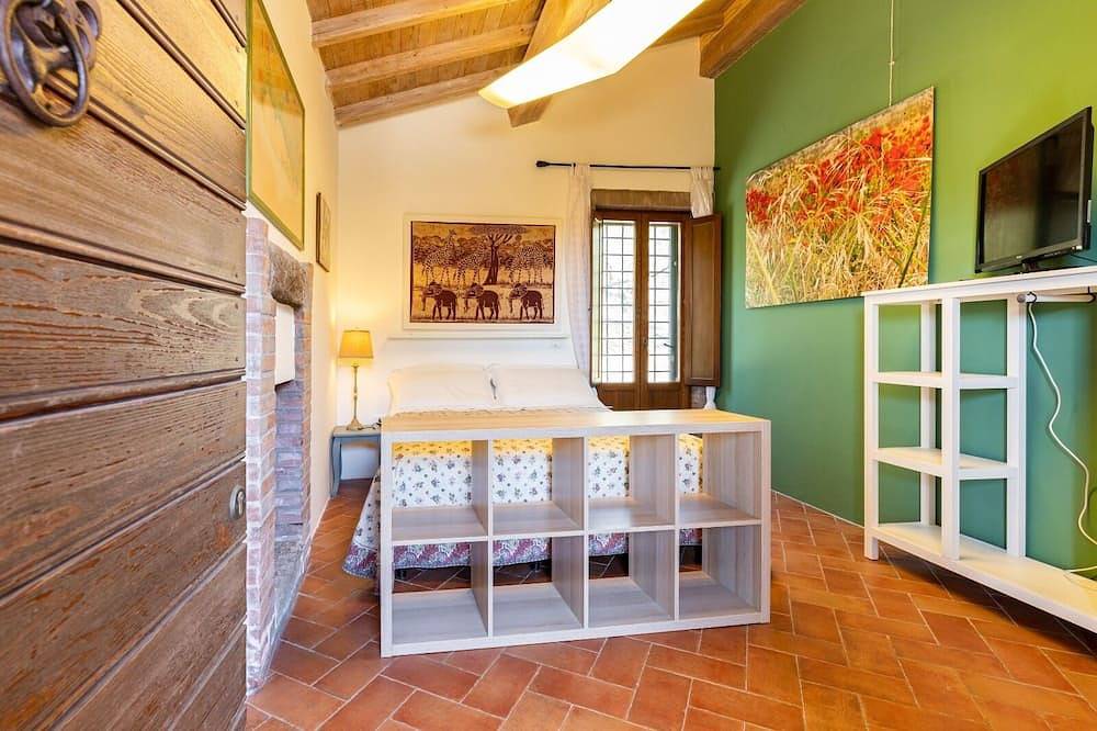 Characteristic Double Room \"The Pomegranate\" in Soriano nel Cimino, Viterbo Province