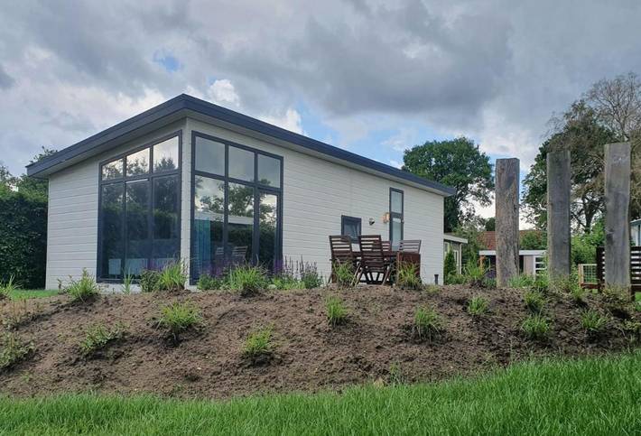 Glamping voor 4 personen, with Terras and Tuin as well as Uitzicht in Putten