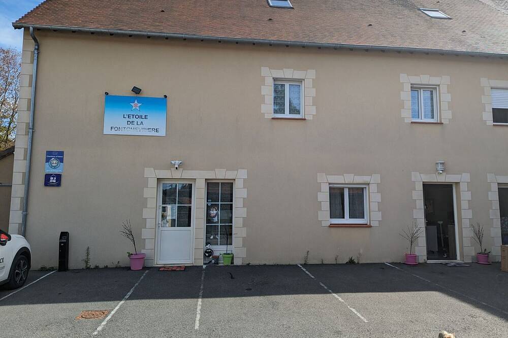 Chambre \"Étoile Brune\" avec Salle d'eau Privative et Petit-Déjeuner Inclus, Neuvy-Saint-Sépulchre in Neuvy-Saint-Sépulchre, Région de La Châtre