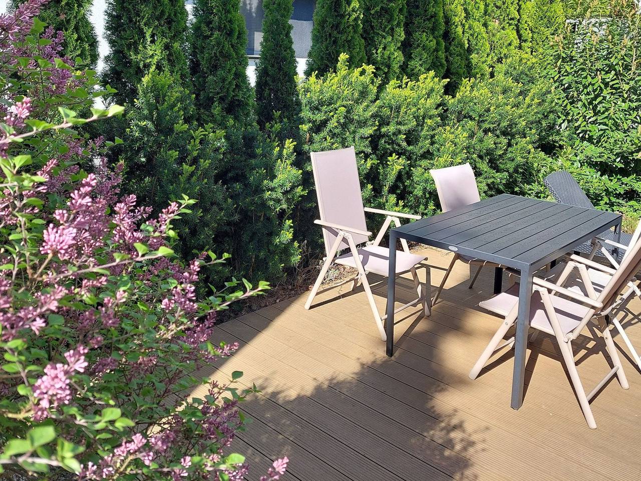 Ganze Ferienwohnung, Ostsee-Garten im Kiefernwald - Ferienwohnung mit 2 Schlafzimmern in Łukęcin, Polnische Ostsee