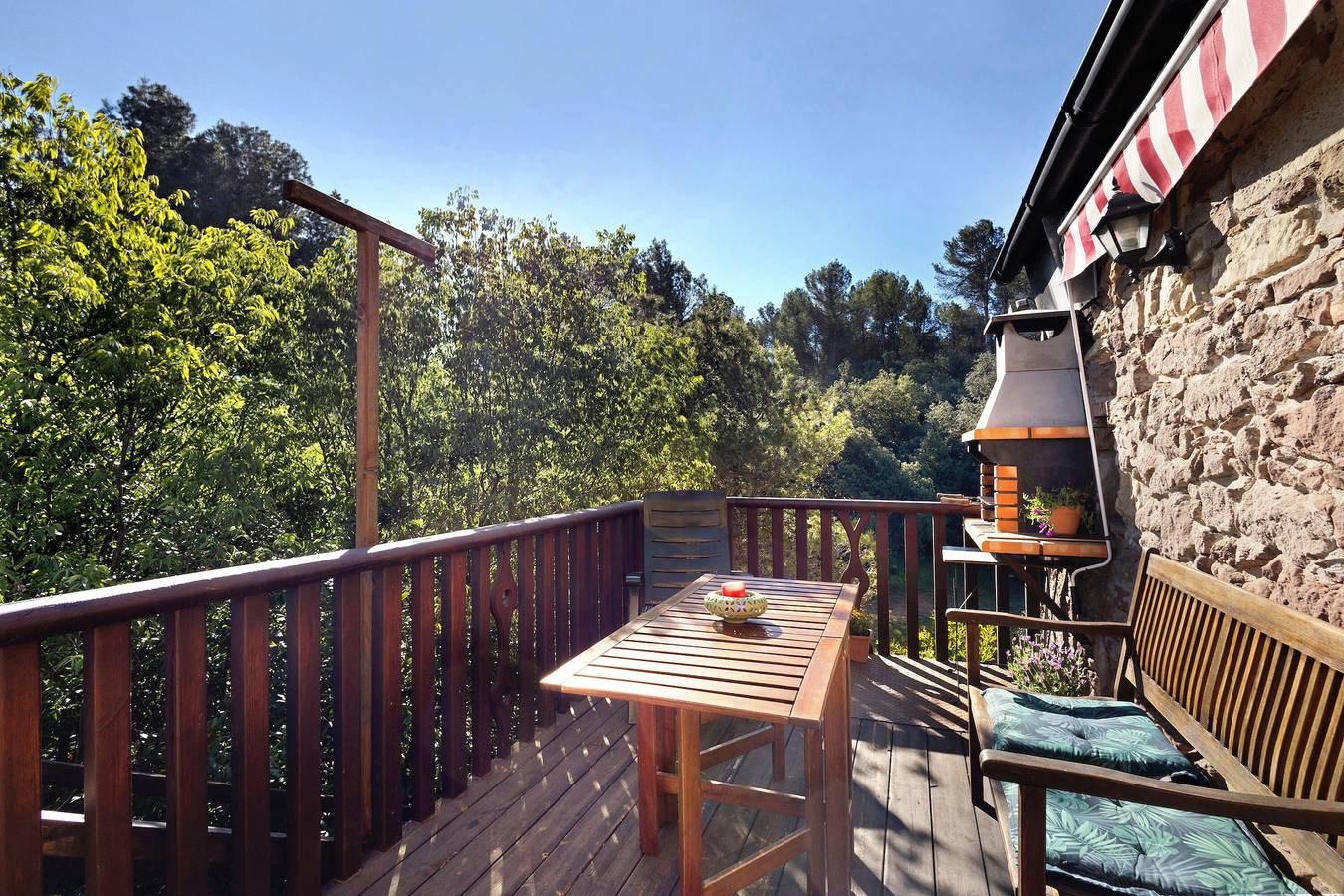 Maison de vacances 'Cal Malla Petit' avec vue montagne, piscine privée et Wi-Fi in Artés, Pla de Bages DO