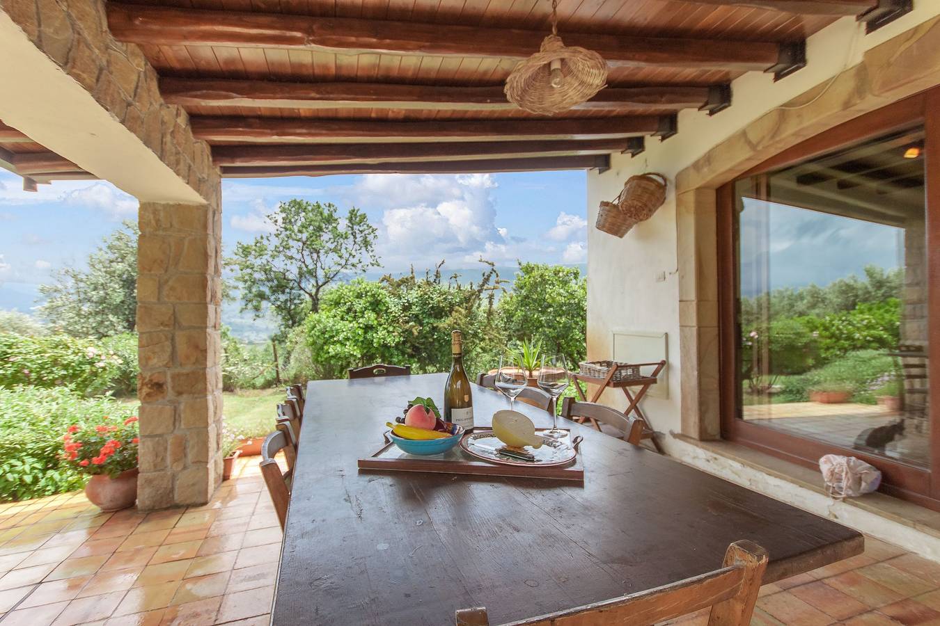 Villa voor 14 personen met tuin in Castel di Lucio, Provincie Messina