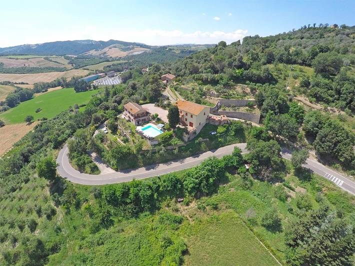 Appartement de vacances pour 5 personnes, avec Jardin ainsi que Piscine et Vue dans Larderello
