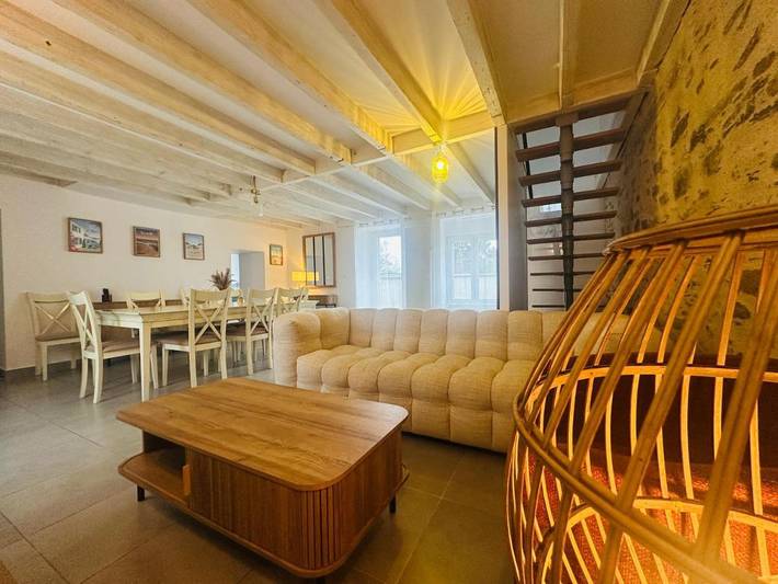 Location de vacances pour 7 personnes, avec jardin ainsi que jacuzzi et terrasse à Mouilleron-le-Captif