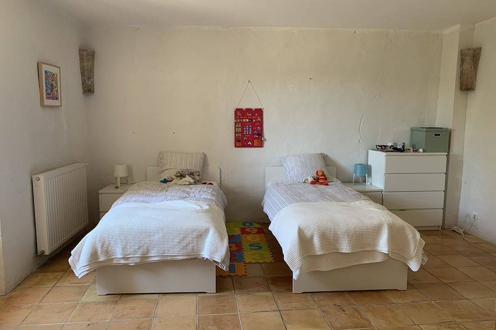 Charming stone Mas in the Cevennes, with  fabulous private pool and terrace in Tornac, Parc national des Cévennes