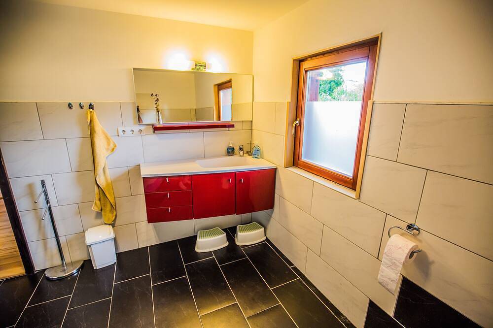 Das Botond House ist ein Verlag, der 200 m vom Plattensee entfernt liegt in Balatonfüred, Balatonfüredi járás