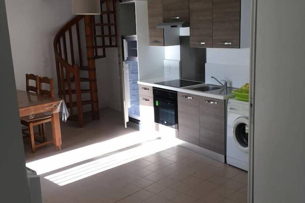 Maison Accueillante Avec Parking Gratuit sur Place in Condat-sur-Vienne, Limoges region