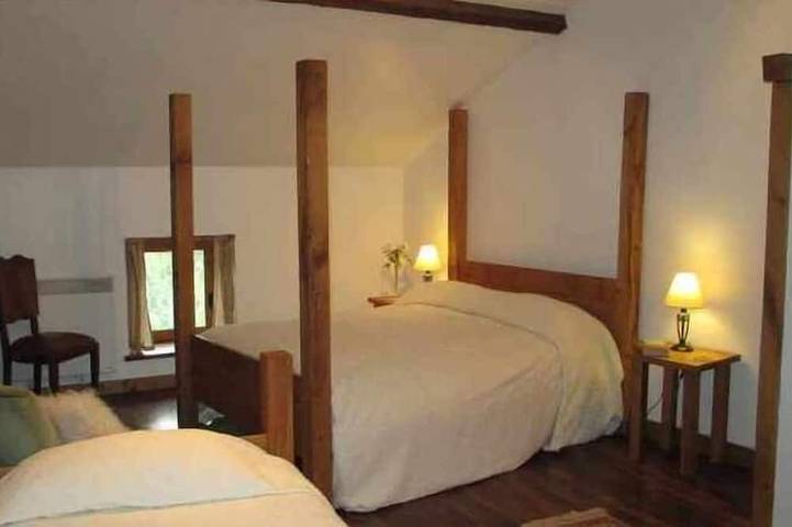 Gîte pour 5 personnes, avec terrasse et jardin à Lathus-Saint-Rémy - 2