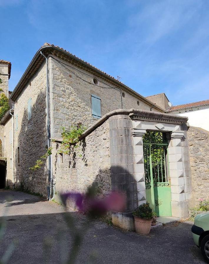 Gîte pour 2 personnes, avec Balcon et Terrasse ainsi que Jardin et Vue à Saint-André-de-Cruzières