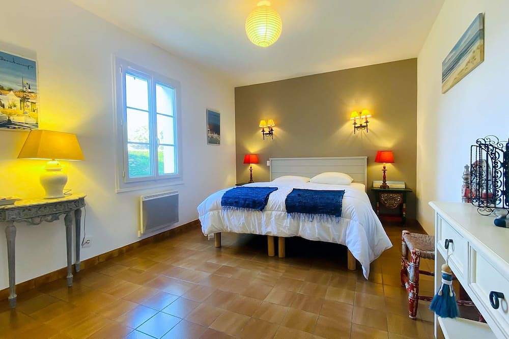 Pretty villa close to beaches and cycle paths in Le Bois-Plage-en-Ré, Ile de Re