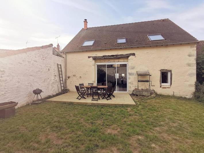 Location de vacances pour 8 personnes, avec Terrasse et Jardin à Thevet-Saint-Julien