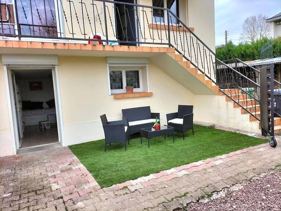 Appartement entier, One-Bedroom Apartment in Joué-lès-Tours, Région de Tours