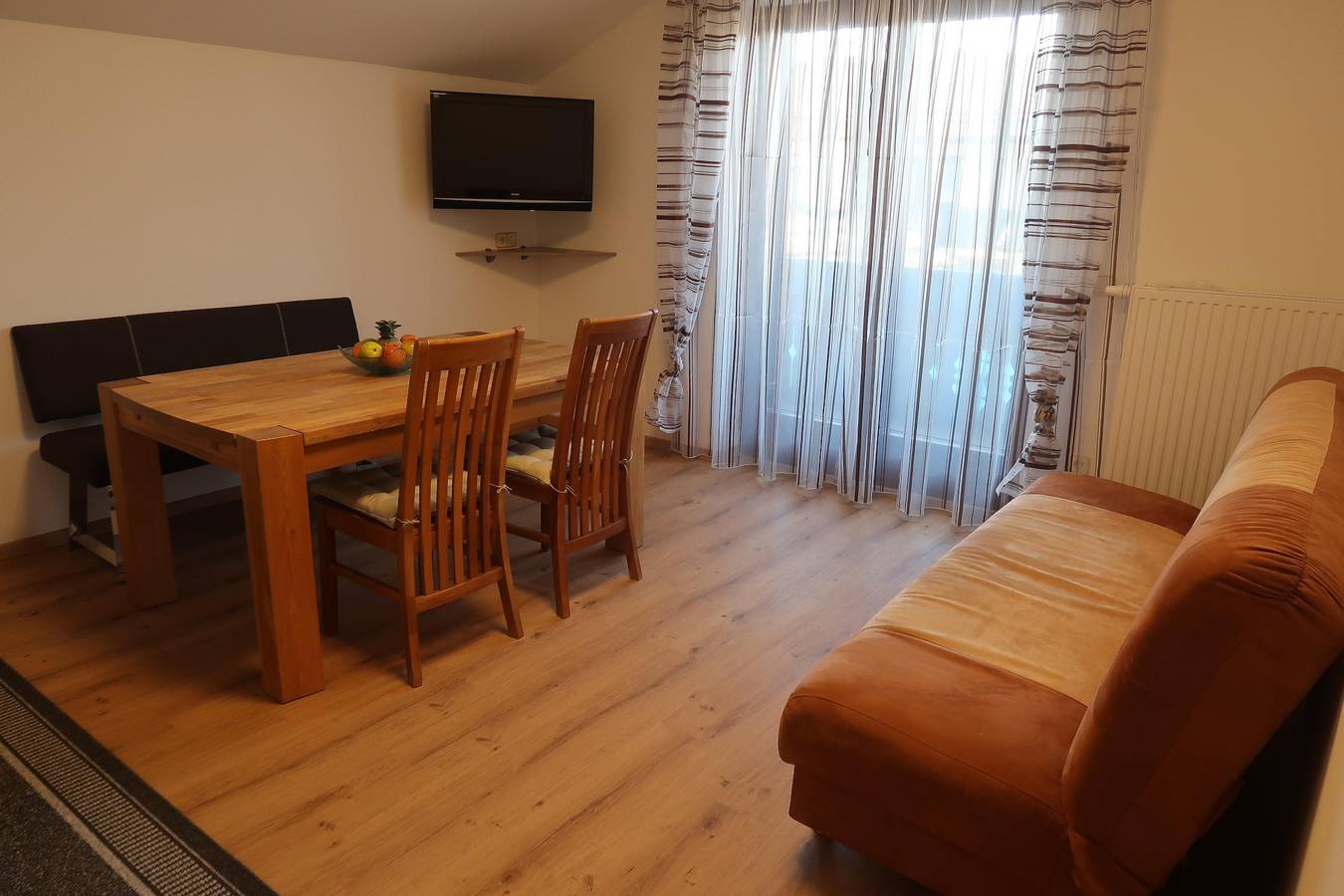 Ganze Ferienwohnung, Appartement 1 mit Balkon & 2 Schlafräumen in Karawanken und Bachergebirge, Sankt Kanzian am Klopeiner See