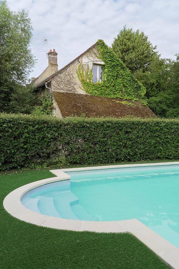 Chambre d’hôte pour 2 personnes, avec jardin et piscine ainsi que vue sur le lac et vue