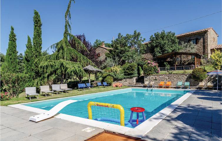 Appartamento intero, Appartamento di 130 mq: Parcheggio, cucina e piscina esterna in Cortona, Provincia di Arezzo