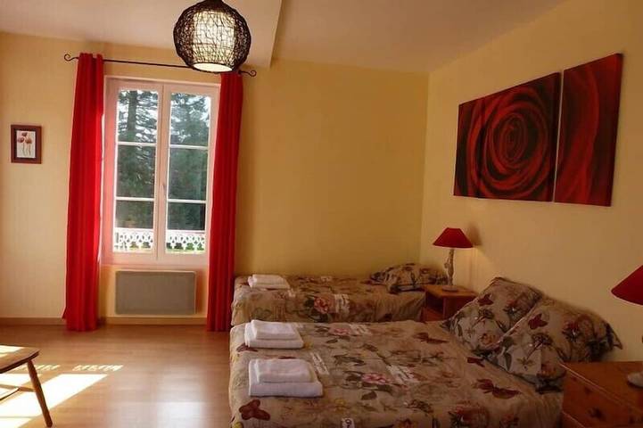 Location de vacances pour 8 personnes, avec terrasse et jardin à Saint-Fargeau - 3