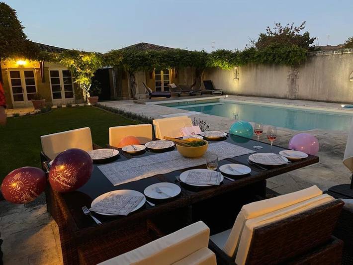 Location de vacances pour 19 personnes, avec balcon ainsi que piscine et vue à Lauzun