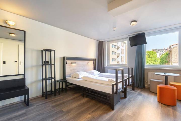 Hotel for 3 people, with Terrace in Frankfurt am Main