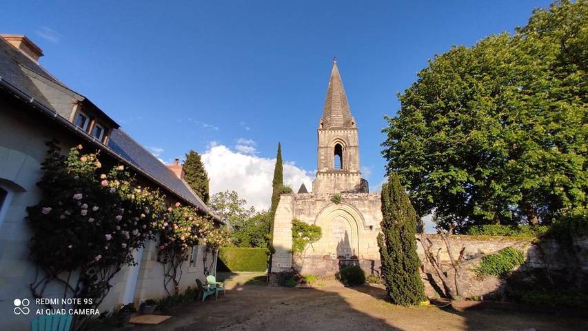 Location de vacances pour 2 personnes, avec jardin ainsi que vue et terrasse à Gennes - 3