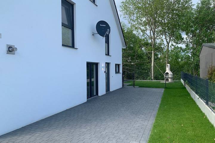 Villa für 8 Personen, mit Terrasse und Whirlpool sowie Garten und Sauna