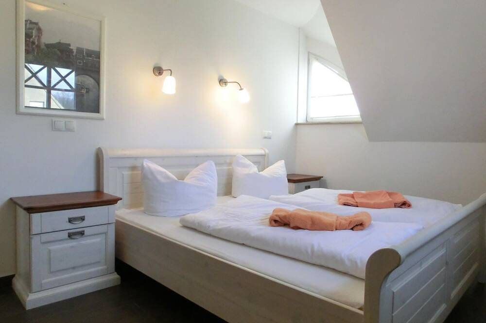 Ferienhaus Fh17 - Ferienhaus für 8 Pers. mit Terrasse, Kaminofen und Wlan in Graal-Müritz, Rostock und Umgebung