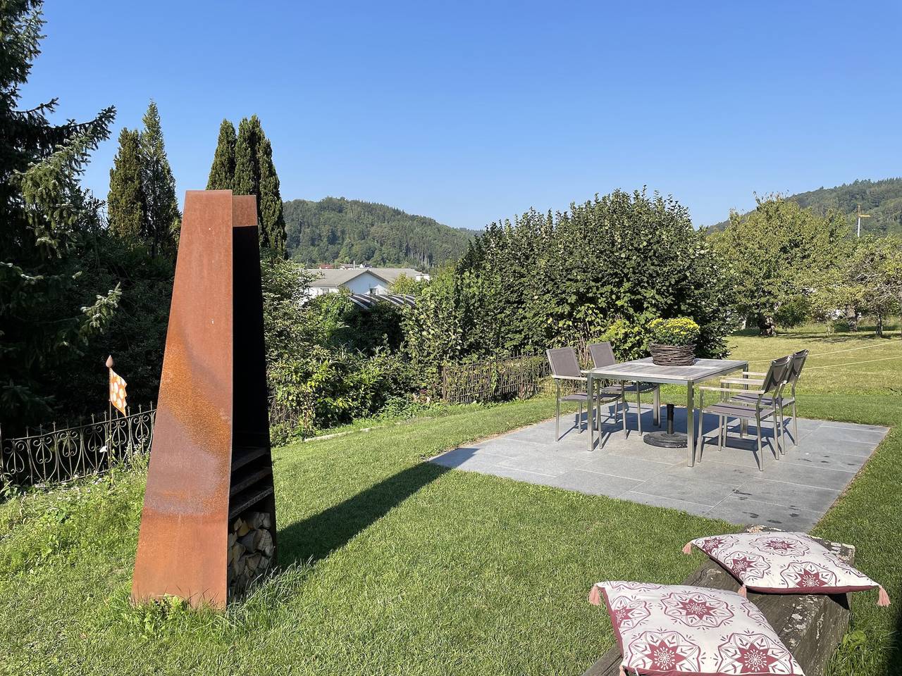 Ferienhaus Sonnenchalet - Sonnenchalet mit Kamin und Garten, 1 Schlafzimmer, max. 2 Personen in Bodman-Ludwigshafen, Landkreis Konstanz