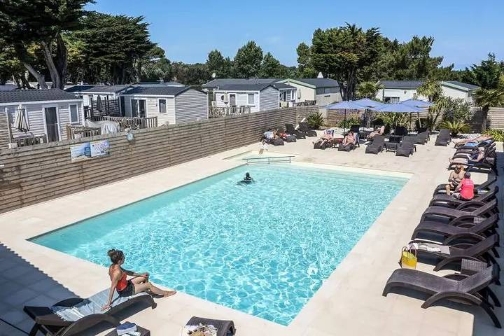 Camping für 2 Personen, mit Pool und Terrasse in der Charente-Maritime - 3